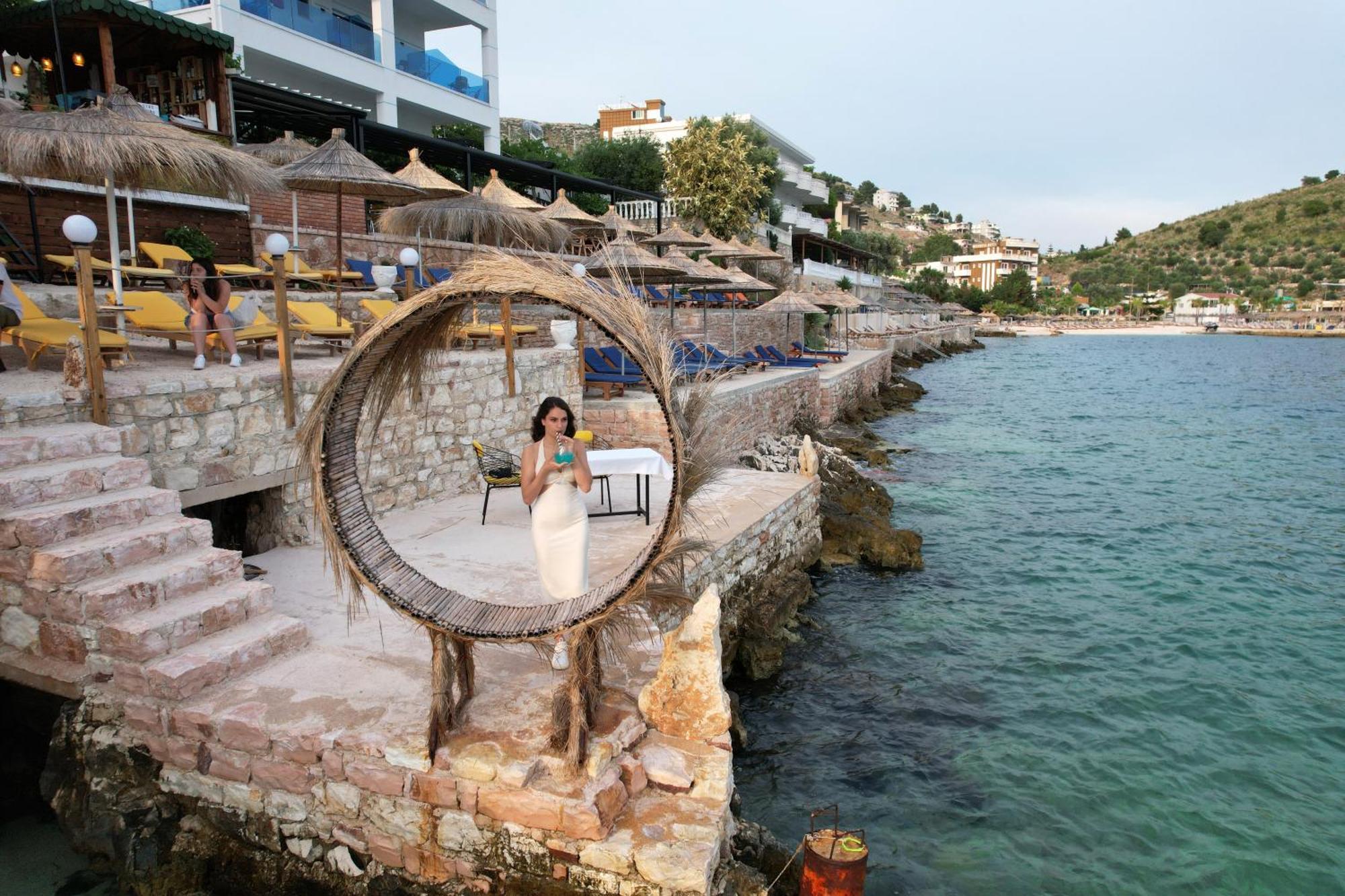 Nili Deluxe Hotel Sarande Exterior photo