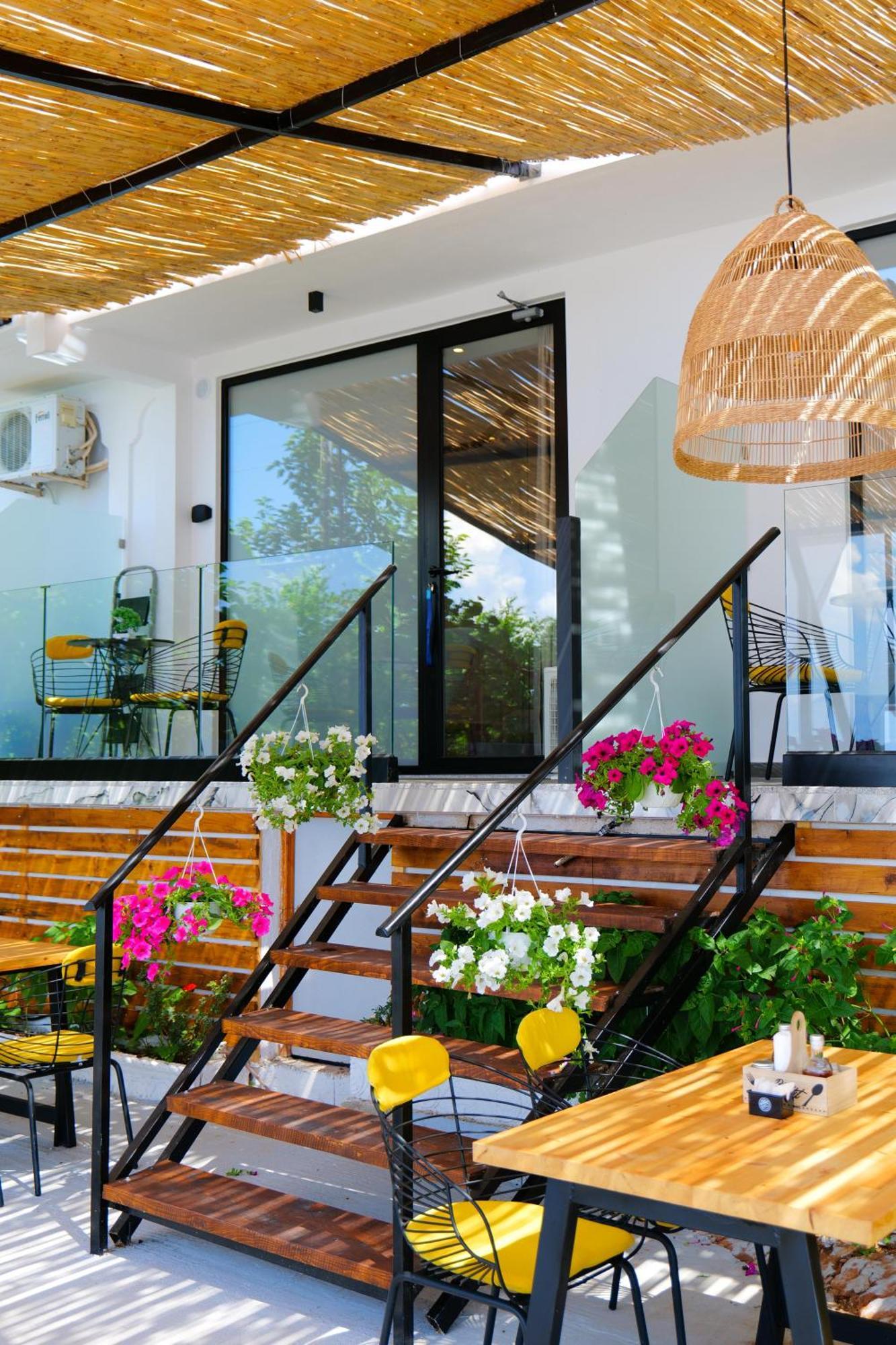 Nili Deluxe Hotel Sarande Exterior photo